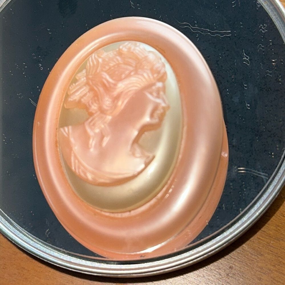 Vintage large soft pink and white cameo hard plastic brooch/pin